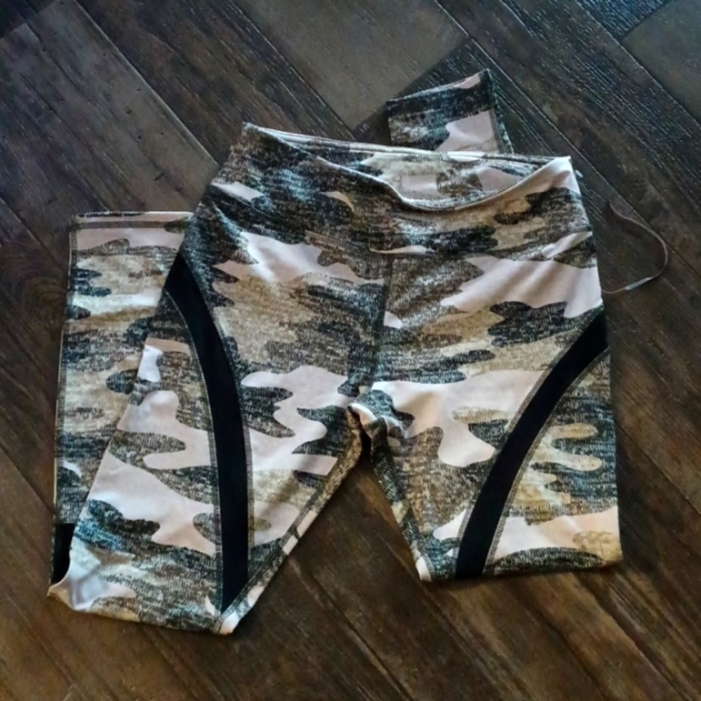 Camouflage Active Athleisure Leggings - Picture 2 of 7